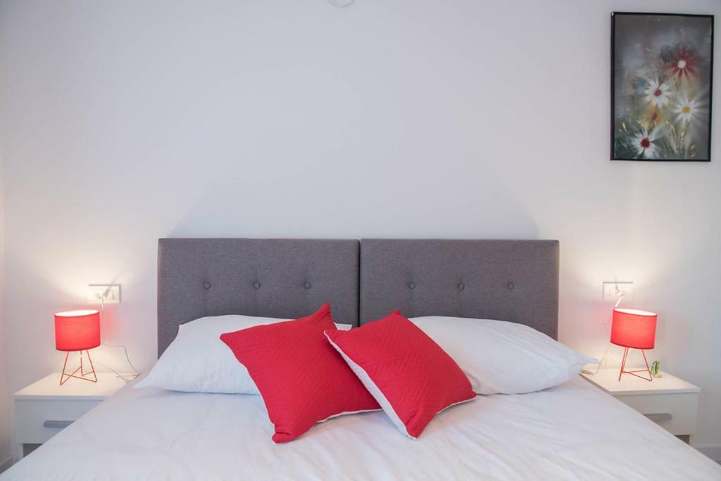 Apartment Eli - Sea View Млини Экстерьер фото